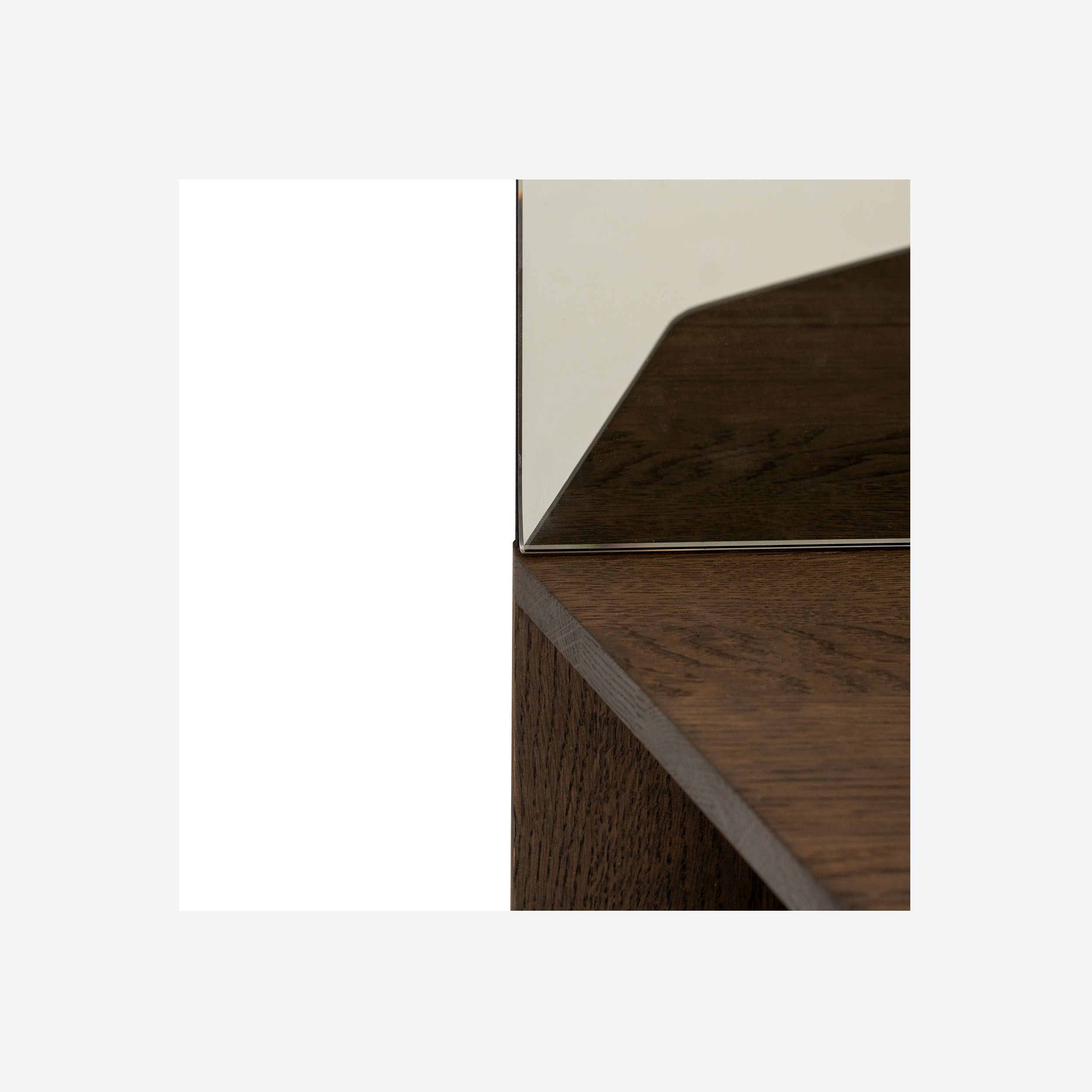 Haku_ConsolewMirror_Detail.jpg